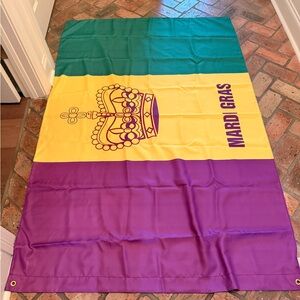 NEW 4x6 Mardi Gras Flag with Crown